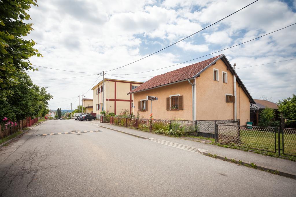 Apartment Tomasevic Slunj Exteriör bild