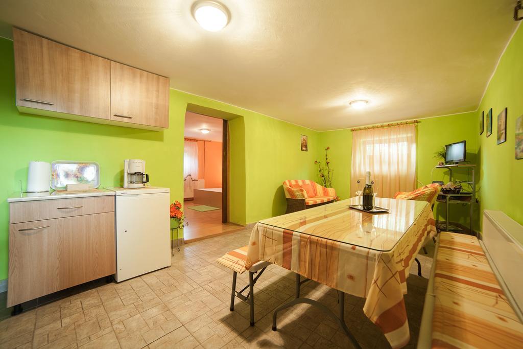 Apartment Tomasevic Slunj Exteriör bild