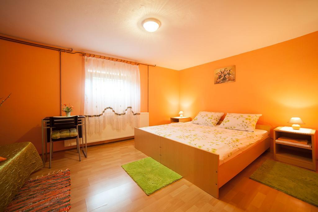 Apartment Tomasevic Slunj Exteriör bild