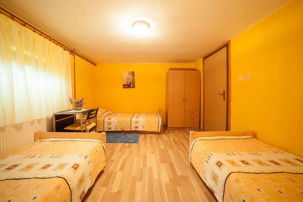 Apartment Tomasevic Slunj Exteriör bild